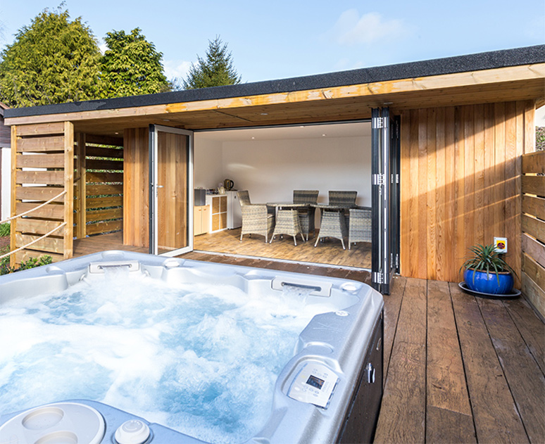 Garden Room with Hot Tub Torquay